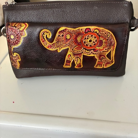 Unique Leather elephant themed clutch - Picture 1 of 6